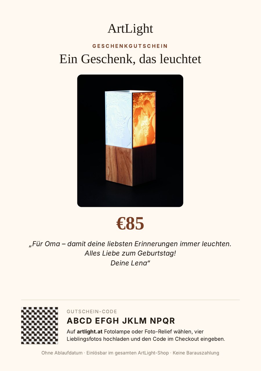 Gedruckte ArtLight Gutscheinkarte mit Betrag, Widmung und Code